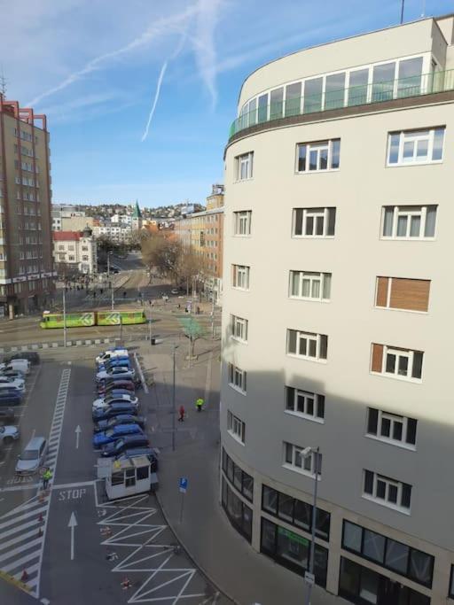 Centrum Studio Apartment With The Self-Check-In Братислава Экстерьер фото